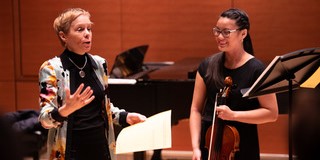Johannah works with Dr. Thomas in masterclass.